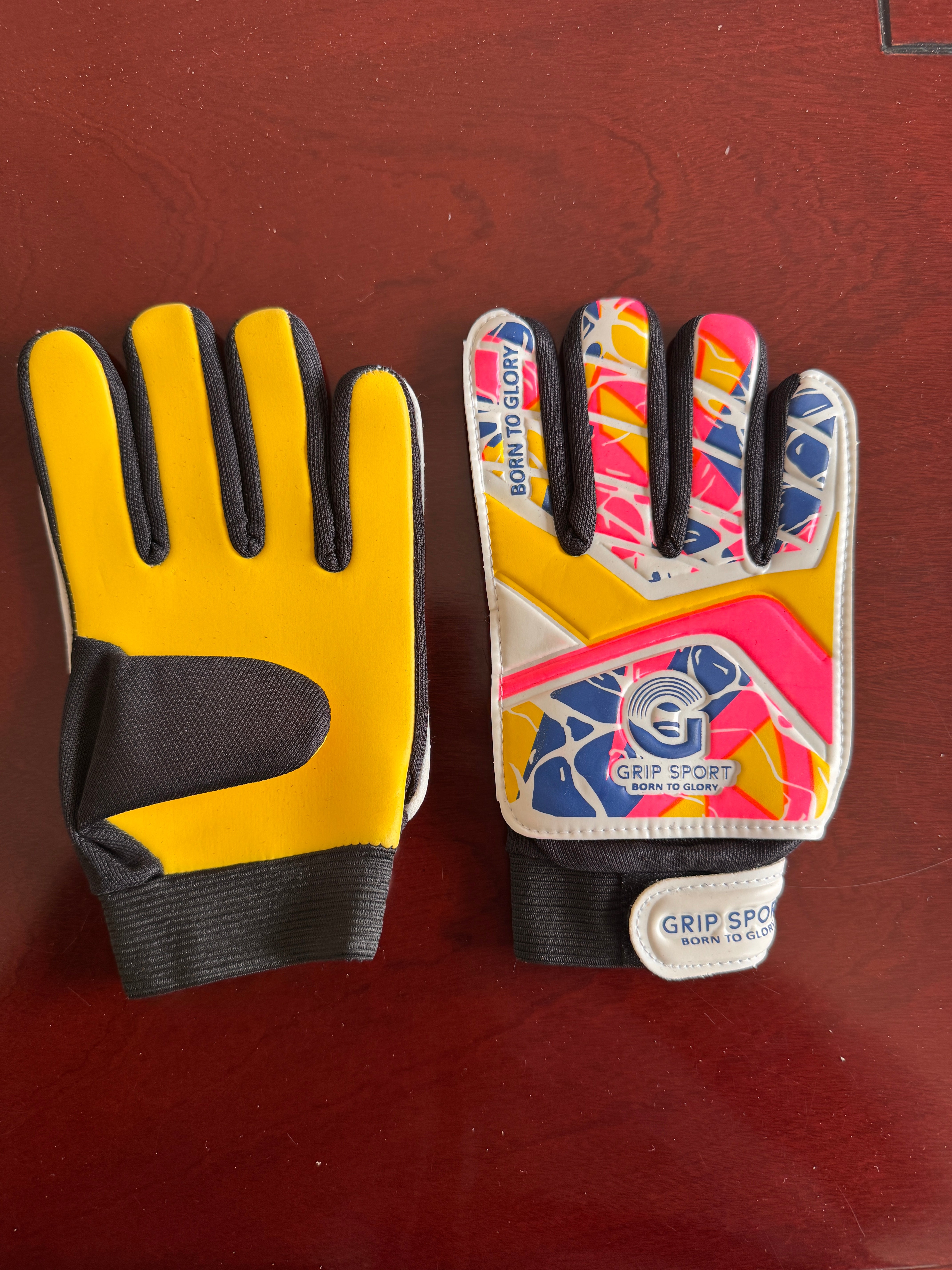 Grip Kids Goalkeeper Gloves (SPIDER)