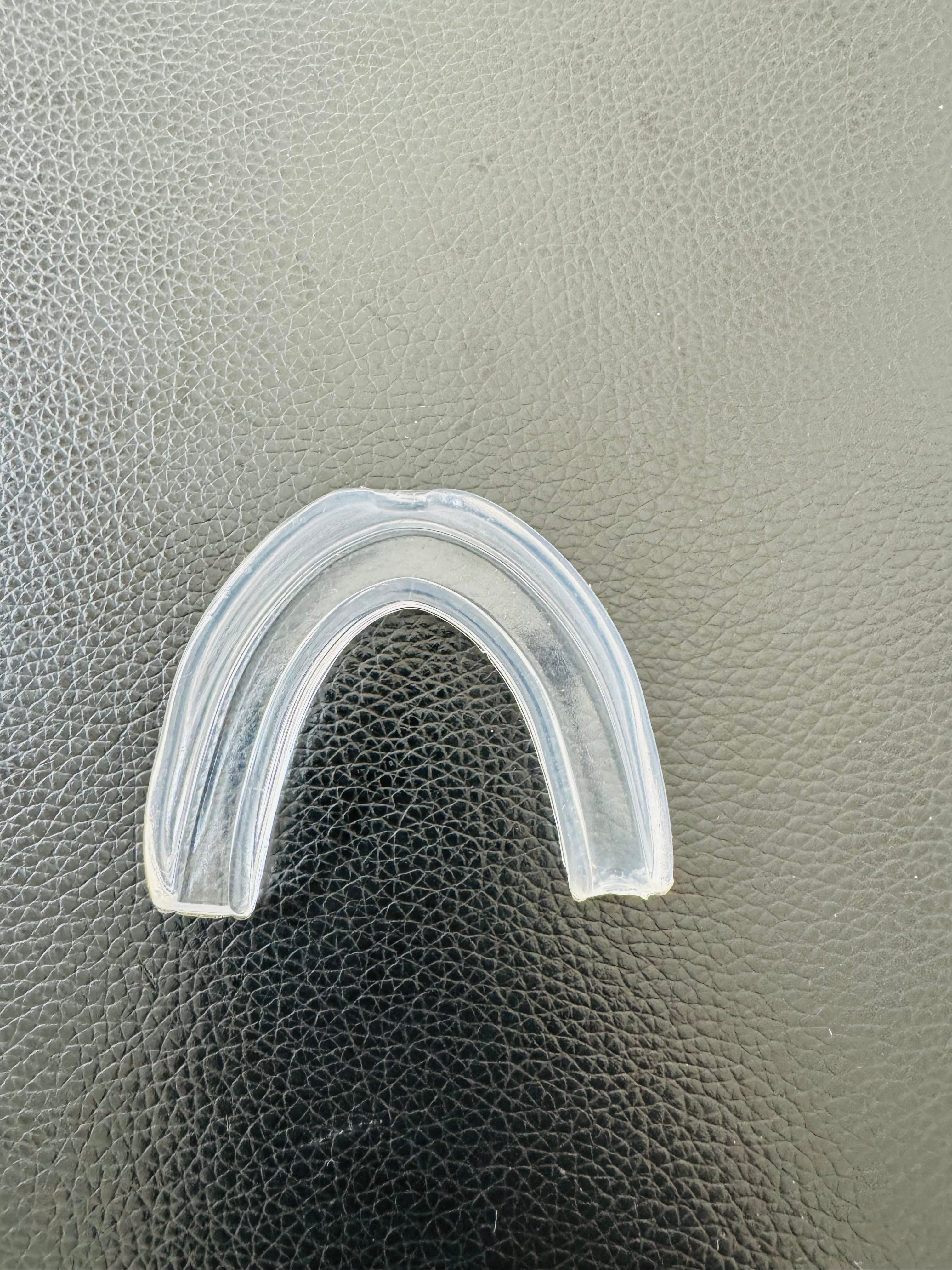 Crystal-Clear Sports Mouth Guard – Heavy-Duty Protection for All Sports